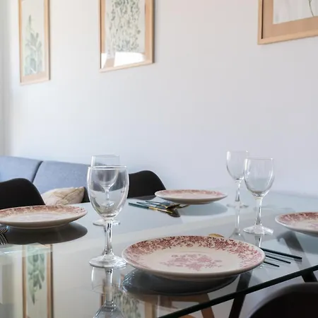 By Ladeira Apartment *